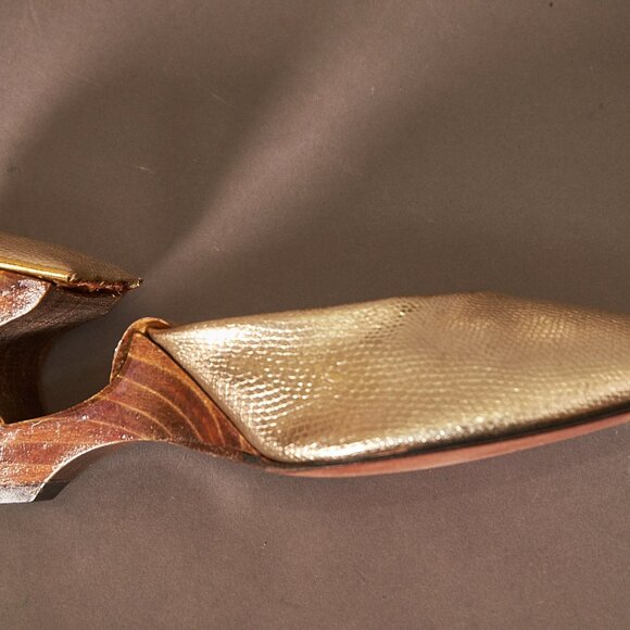 1960s Gold Cutout Floating Wood Carved Heels Shoes - Picture 10 of 13